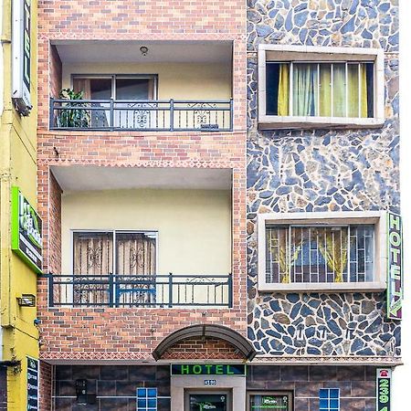 Hotel El Deportista Медельин Экстерьер фото
