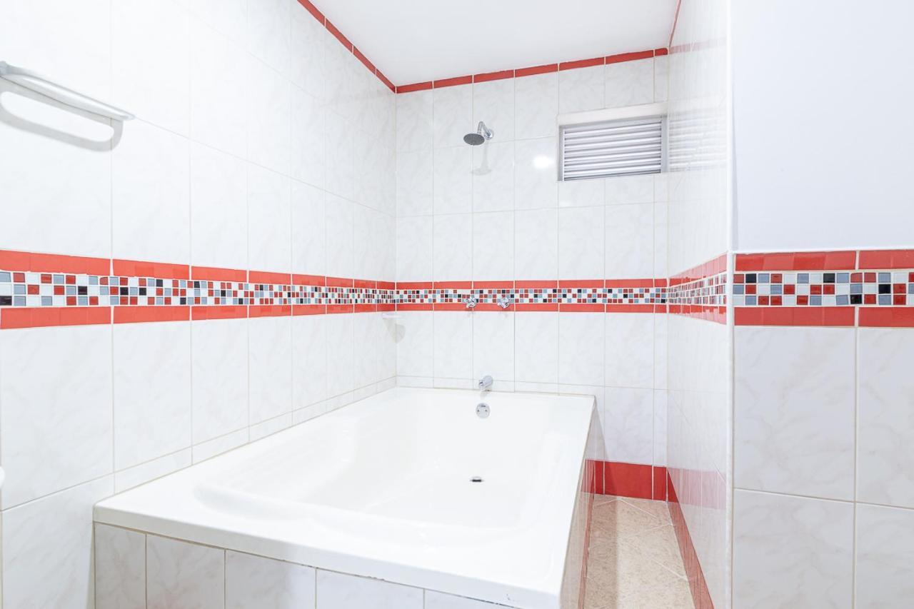 Hotel El Deportista Медельин Экстерьер фото