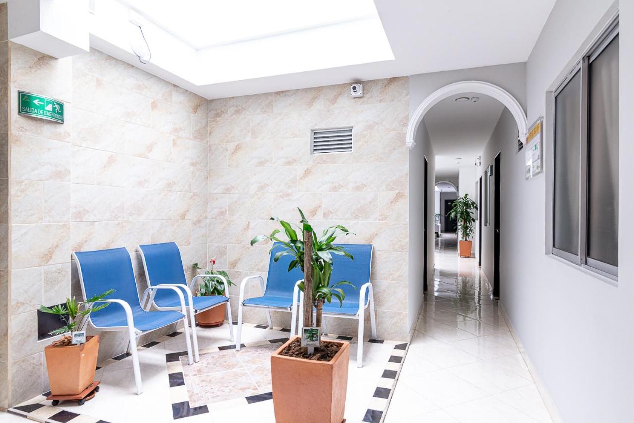 Hotel El Deportista Медельин Экстерьер фото