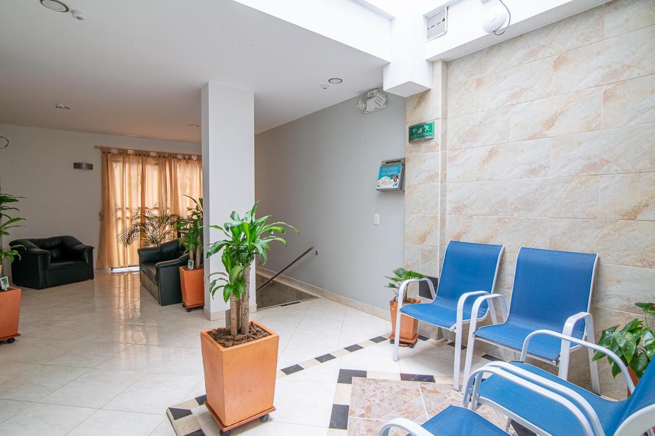 Hotel El Deportista Медельин Экстерьер фото