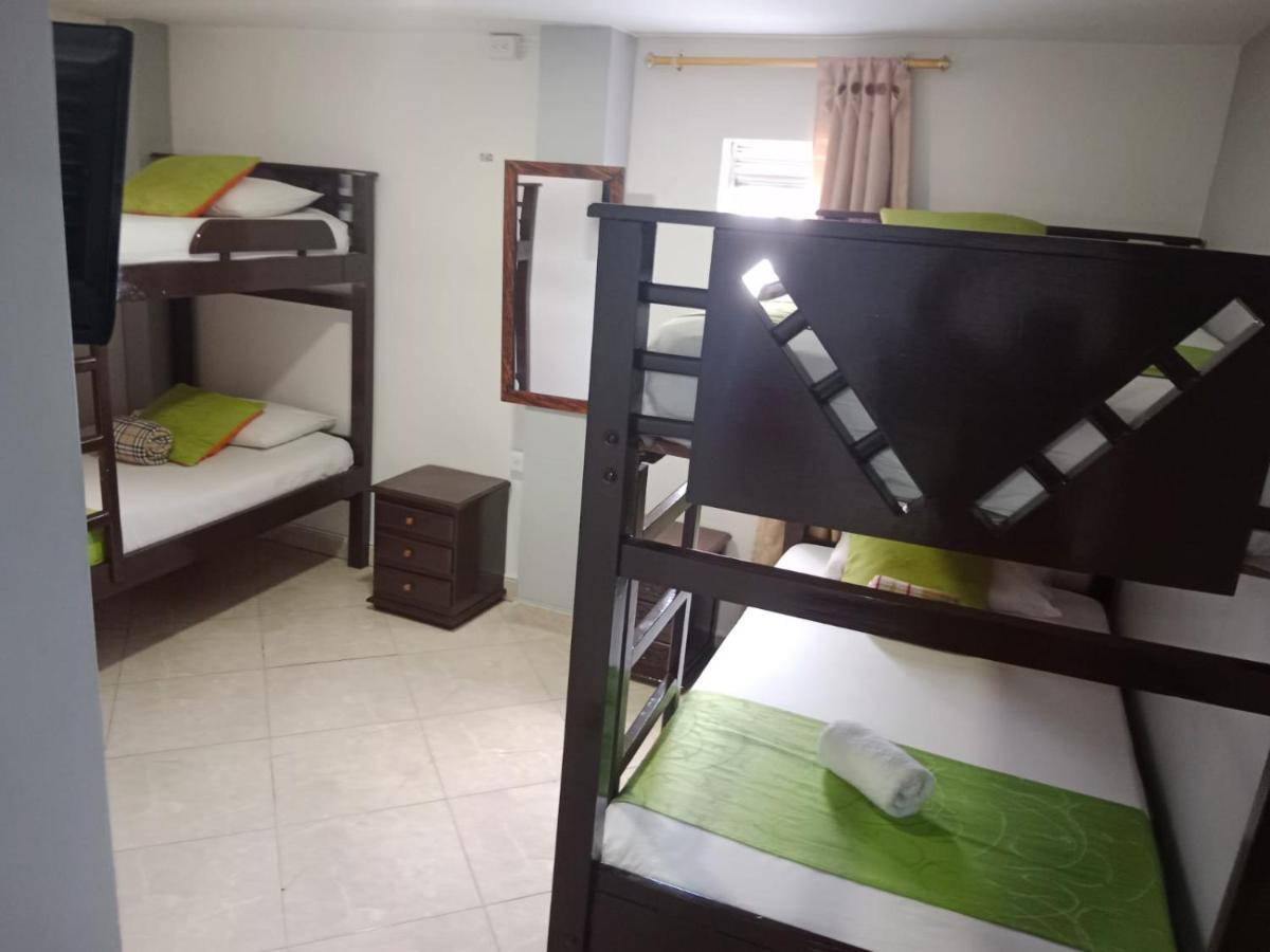 Hotel El Deportista Медельин Экстерьер фото