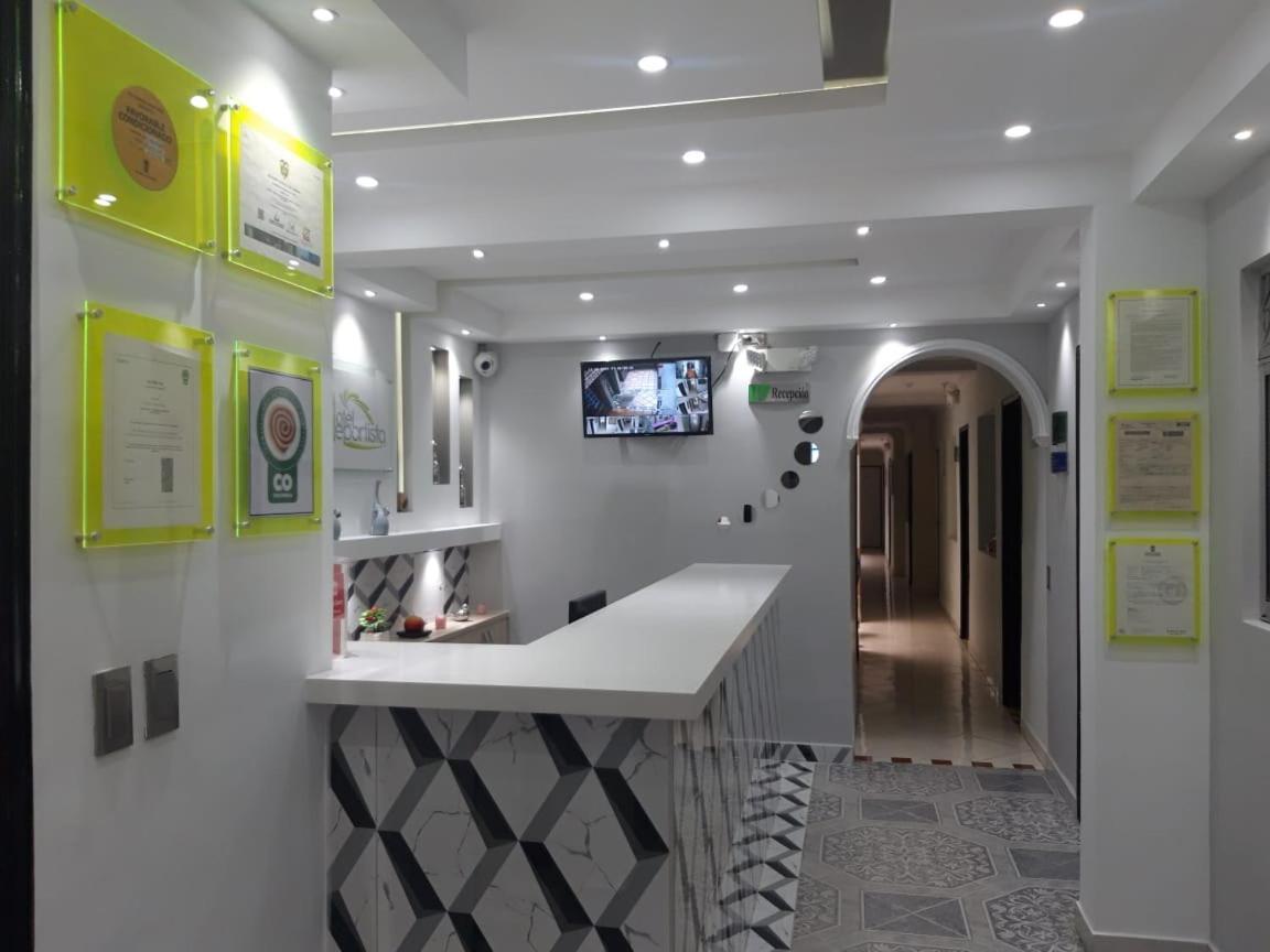 Hotel El Deportista Медельин Экстерьер фото