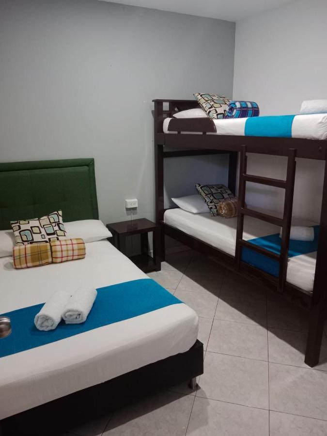 Hotel El Deportista Медельин Экстерьер фото