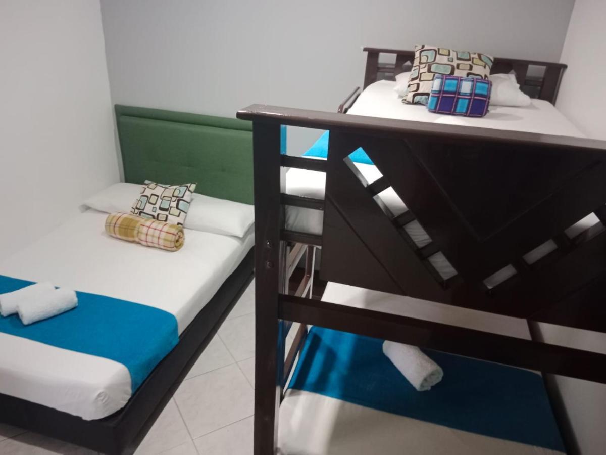 Hotel El Deportista Медельин Экстерьер фото
