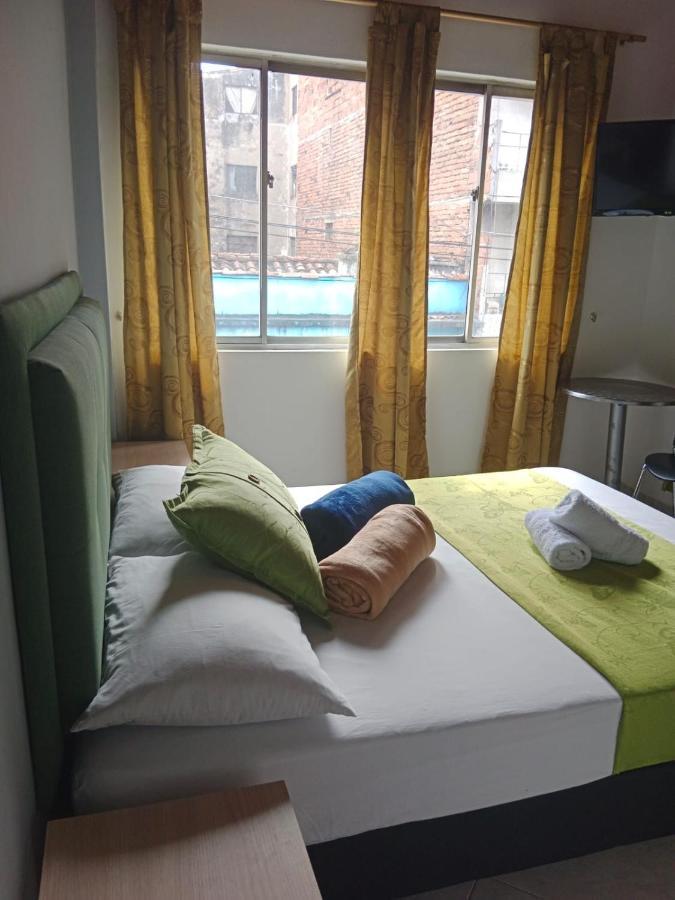 Hotel El Deportista Медельин Экстерьер фото