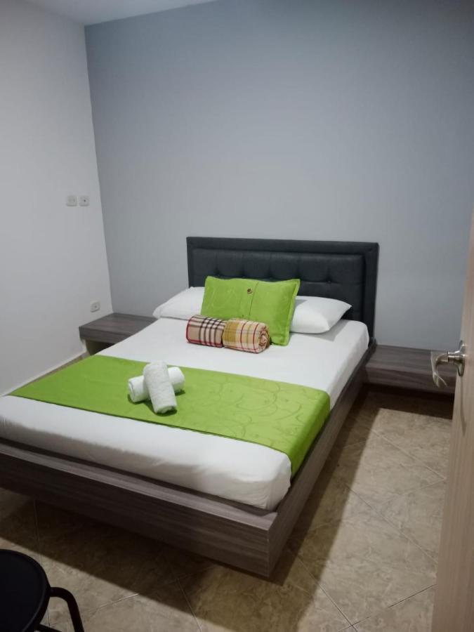 Hotel El Deportista Медельин Экстерьер фото