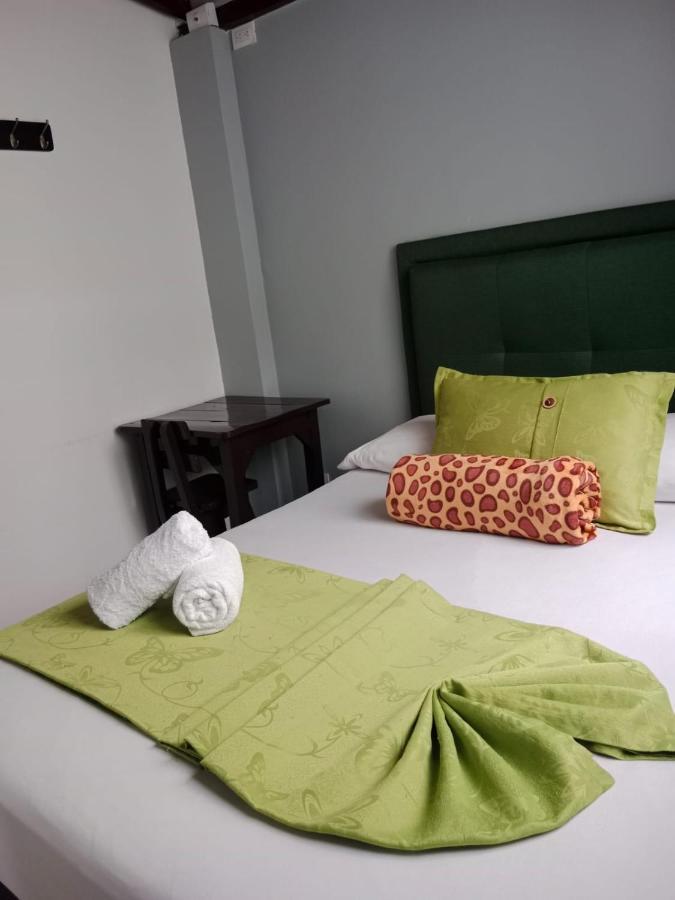 Hotel El Deportista Медельин Экстерьер фото