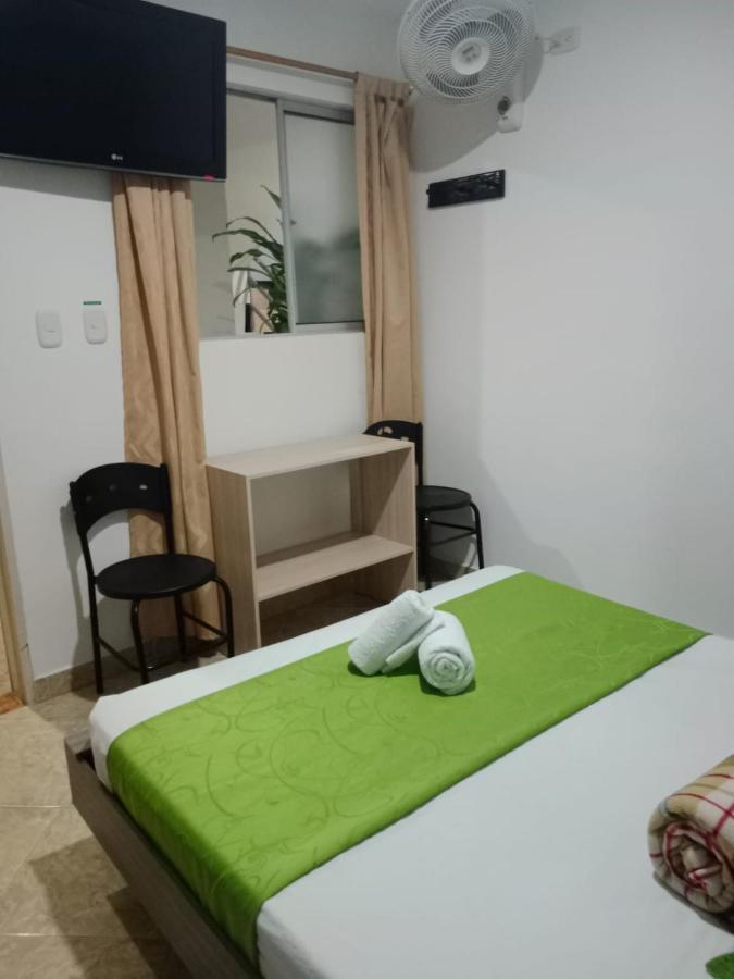 Hotel El Deportista Медельин Экстерьер фото