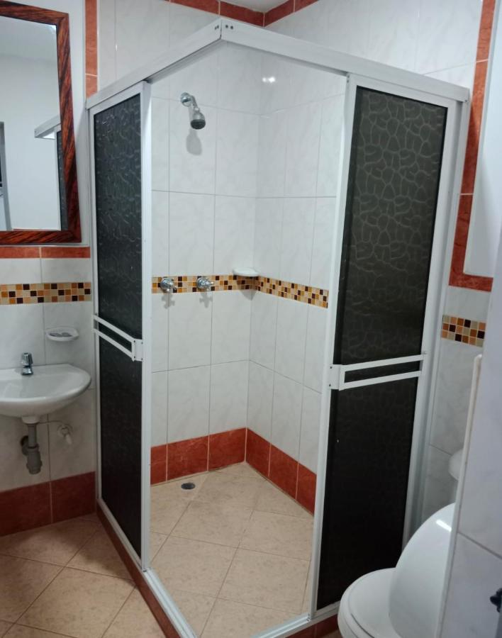 Hotel El Deportista Медельин Экстерьер фото