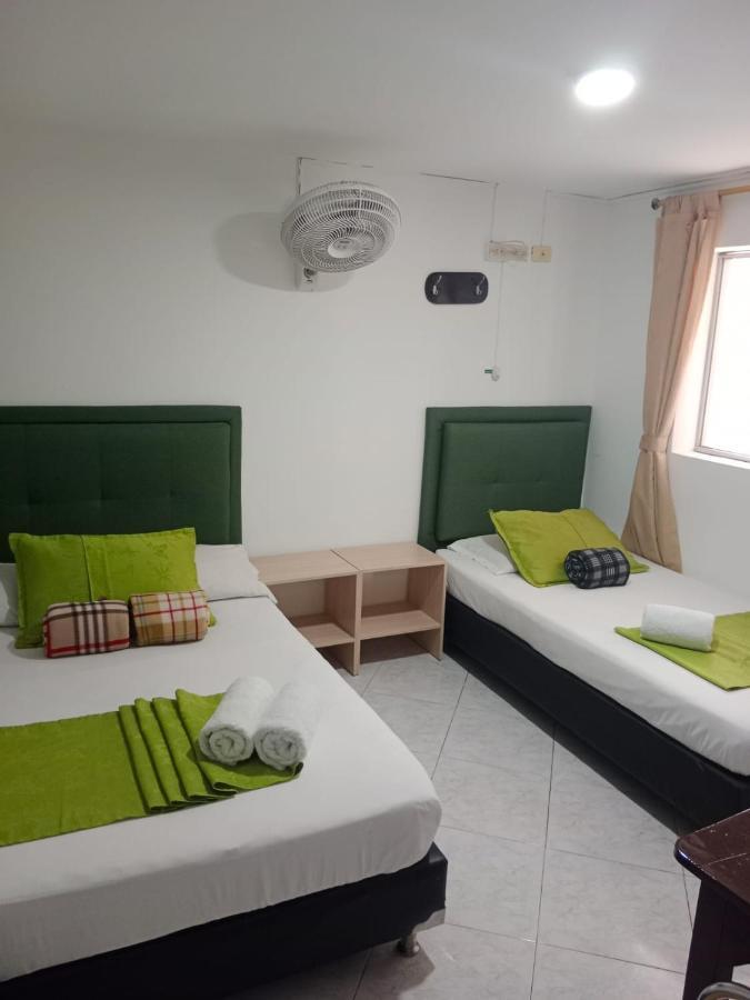 Hotel El Deportista Медельин Экстерьер фото