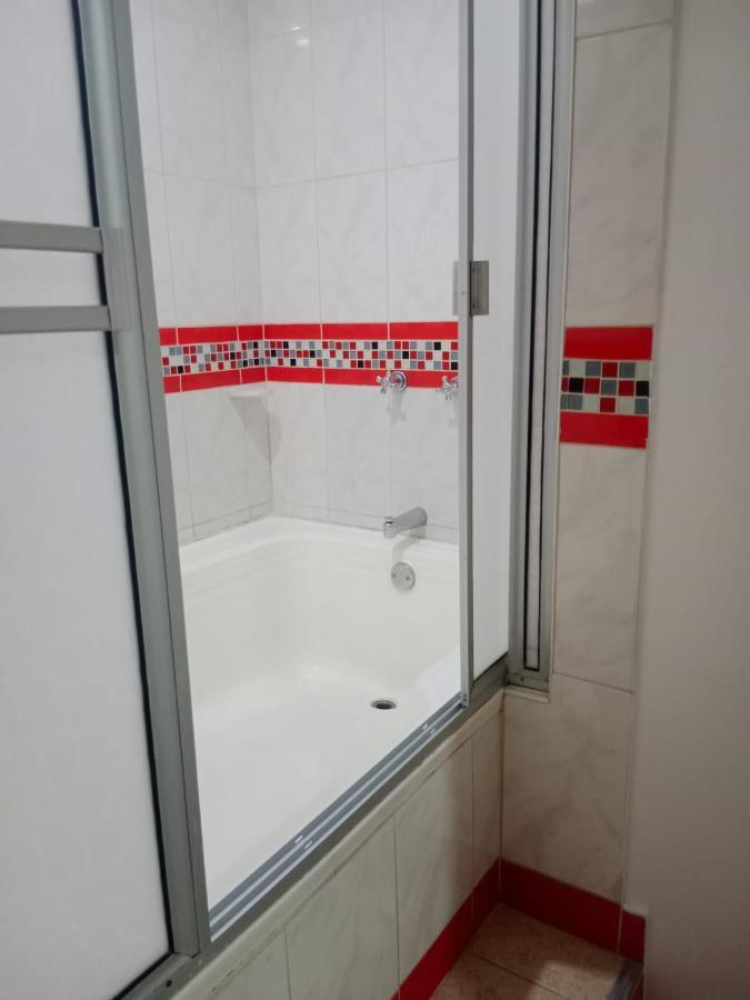 Hotel El Deportista Медельин Экстерьер фото