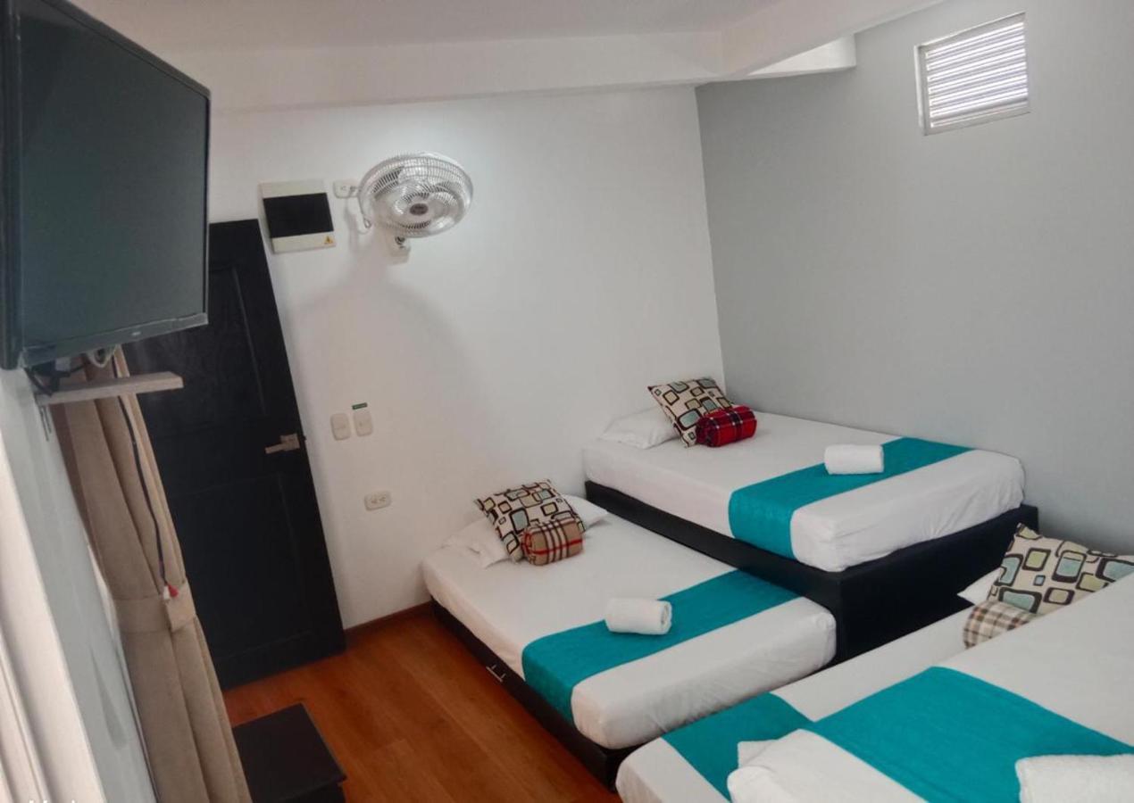Hotel El Deportista Медельин Экстерьер фото