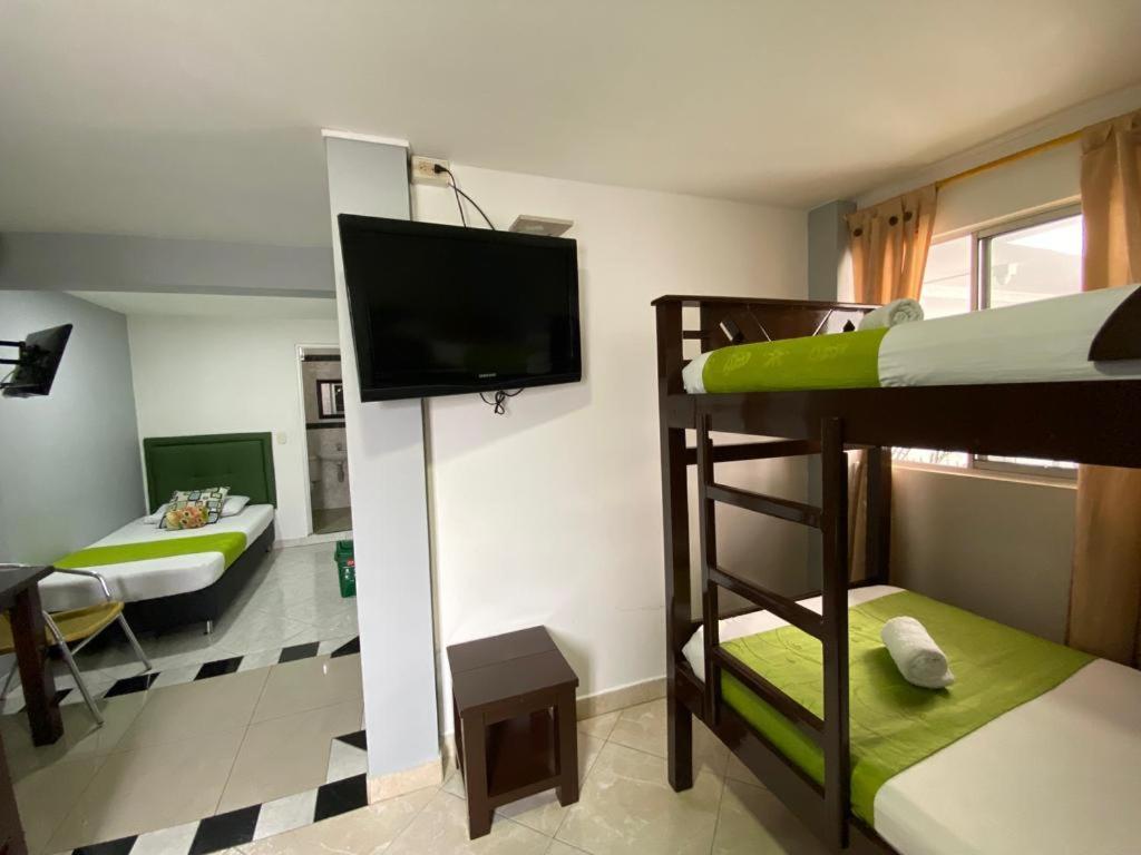 Hotel El Deportista Медельин Экстерьер фото